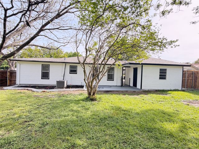 5713 Highland Avenue, Haltom City, TX 76117