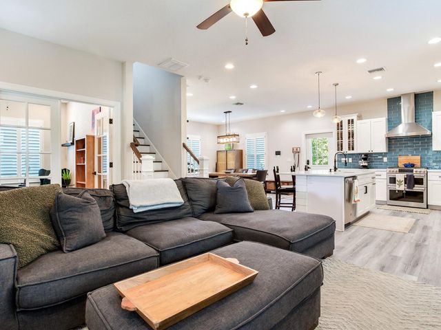 6906 N DUNCAN AVENUE, Tampa, FL 33604
