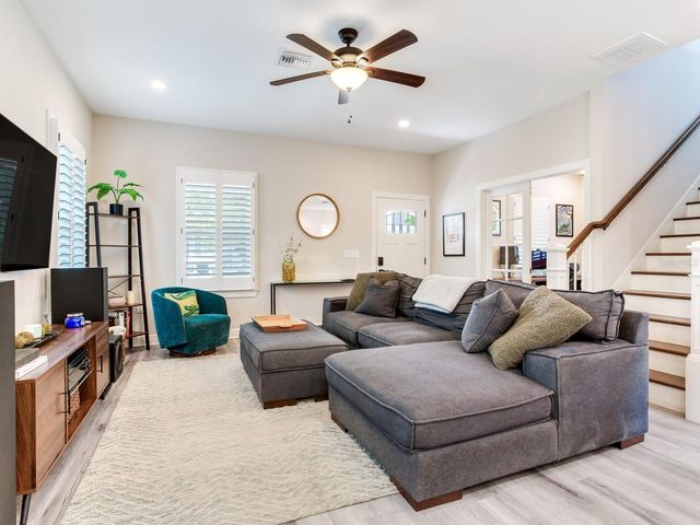 6906 N DUNCAN AVENUE, Tampa, FL 33604