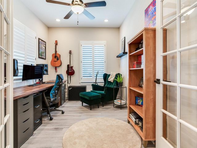 6906 N DUNCAN AVENUE, Tampa, FL 33604