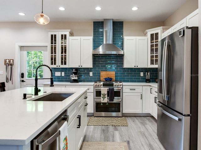 6906 N DUNCAN AVENUE, Tampa, FL 33604