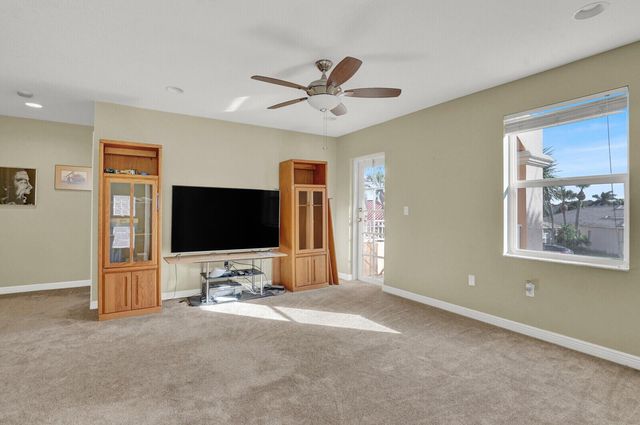 7541 Downwinds Lane, Lake Worth, FL 33467