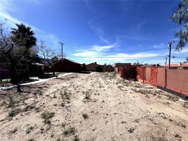 6582 Manzanita Ave, 29 Palms, CA 92277
