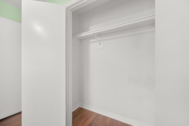 1530 Hunter Green Lane, Fresno, TX 77545