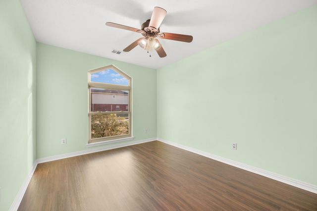 1530 Hunter Green Lane, Fresno, TX 77545