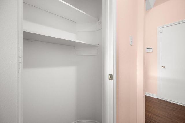 1530 Hunter Green Lane, Fresno, TX 77545