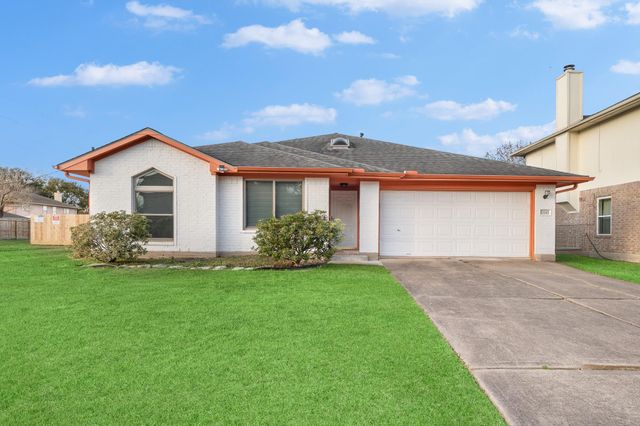 1530 Hunter Green Lane, Fresno, TX 77545