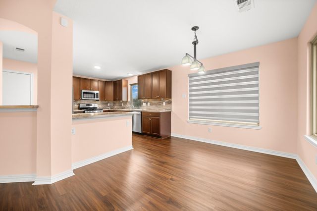 1530 Hunter Green Lane, Fresno, TX 77545