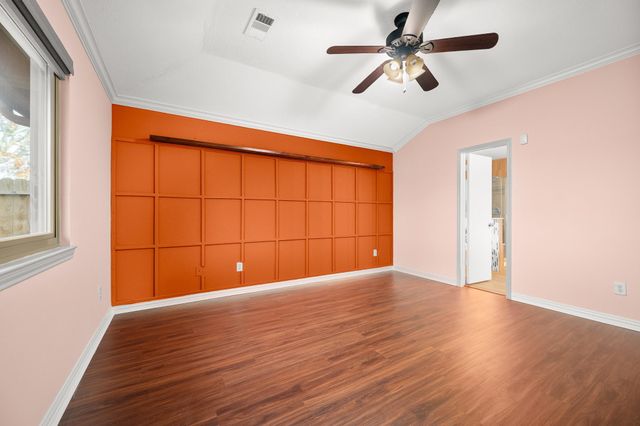 1530 Hunter Green Lane, Fresno, TX 77545