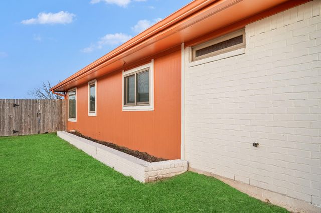 1530 Hunter Green Lane, Fresno, TX 77545