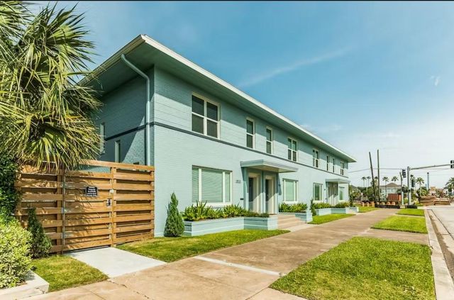 2428 Bernardo De Galvez Avenue D, Galveston, TX 77550