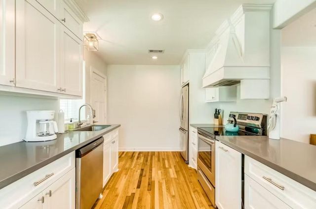 2428 Bernardo De Galvez Avenue D, Galveston, TX 77550