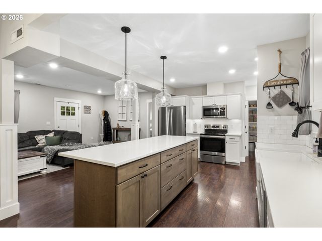 16453 S FORSYTHE Rd, Oregon City, OR 97045