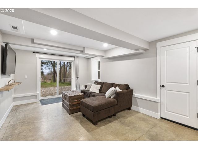 16453 S FORSYTHE Rd, Oregon City, OR 97045