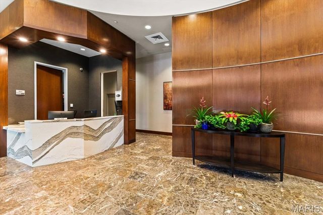 4909 Laclede Avenue 801, St Louis, MO 63108