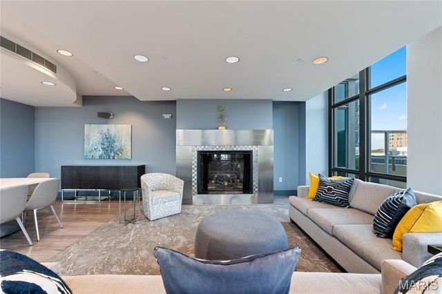 4909 Laclede Avenue 801, St Louis, MO 63108