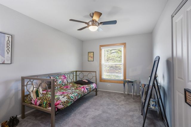 879 Burgess Circle, Buffalo Grove, IL 60089