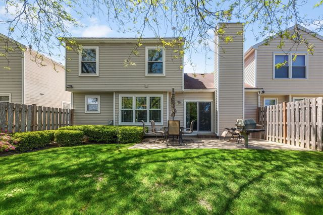 879 Burgess Circle, Buffalo Grove, IL 60089