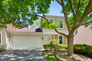 879 Burgess Circle, Buffalo Grove, IL 60089