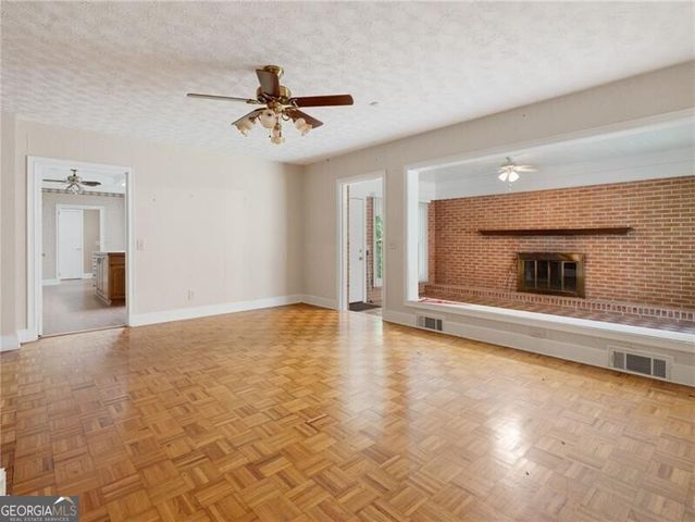 291 E Memorial Drive, Dallas, GA 30132
