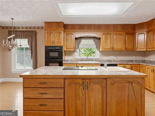 291 E Memorial Drive, Dallas, GA 30132