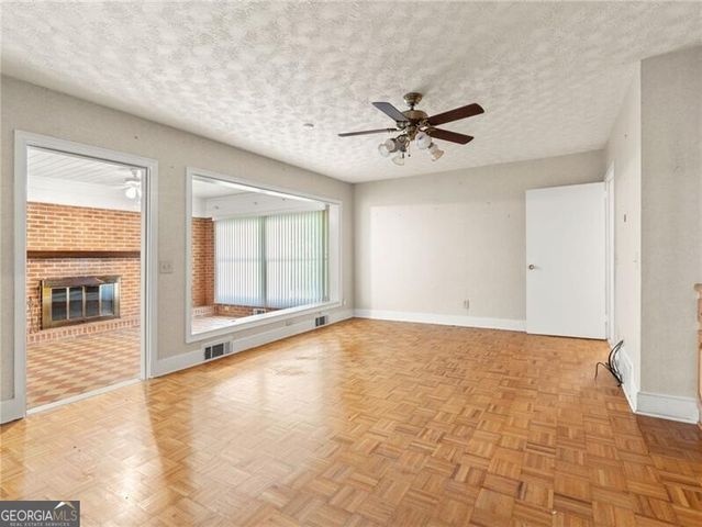291 E Memorial Drive, Dallas, GA 30132