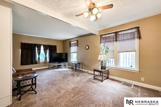 5050 S 38th Street, Omaha, NE 68107