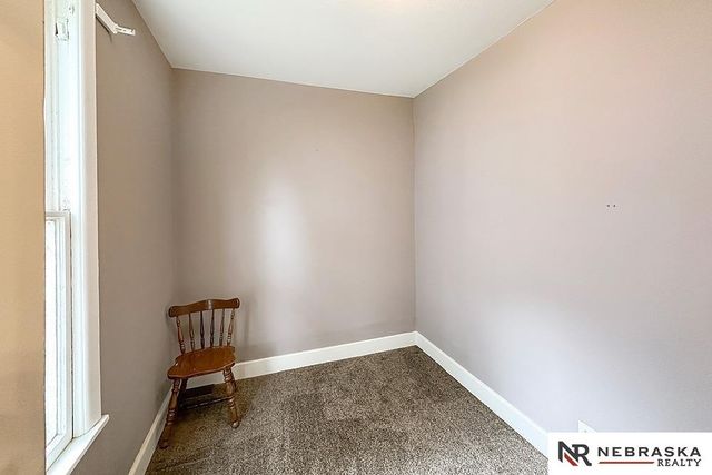 5050 S 38th Street, Omaha, NE 68107