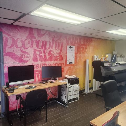 8315 NW 64th St 4, Miami, FL 33166