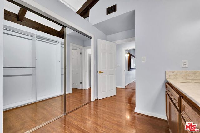 1713 Queens Court, Los Angeles, CA 90069