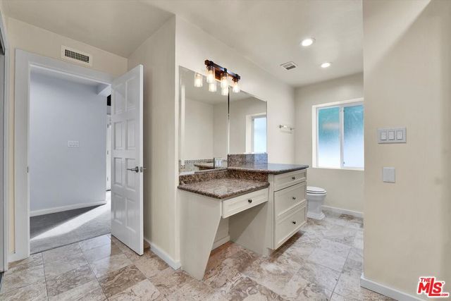 1713 Queens Court, Los Angeles, CA 90069