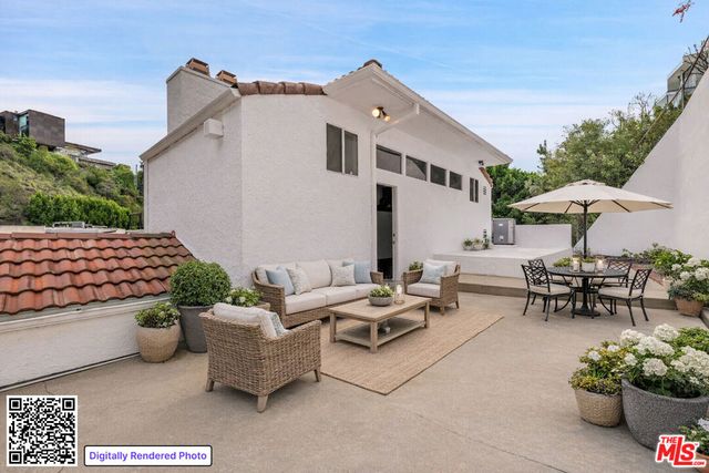 1713 Queens Court, Los Angeles, CA 90069