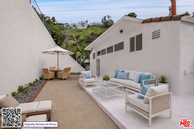 1713 Queens Court, Los Angeles, CA 90069