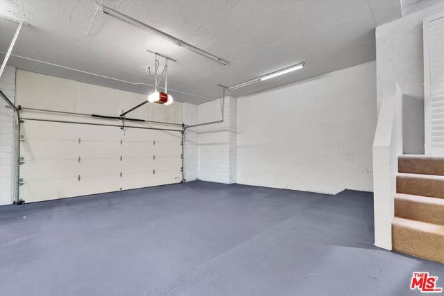 1713 Queens Court, Los Angeles, CA 90069