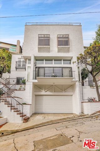 1713 Queens Court, Los Angeles, CA 90069