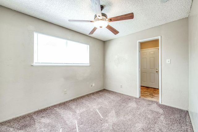 5904 E Pontiac Way, Fresno, CA 93727