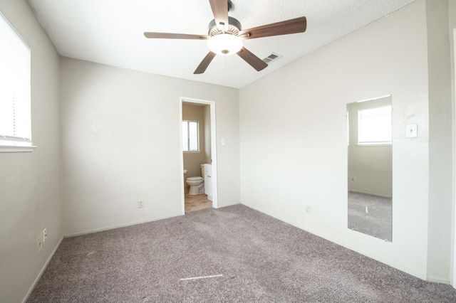 5904 E Pontiac Way, Fresno, CA 93727