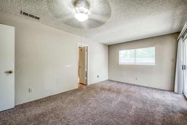 5904 E Pontiac Way, Fresno, CA 93727