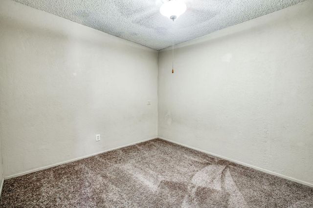 5904 E Pontiac Way, Fresno, CA 93727