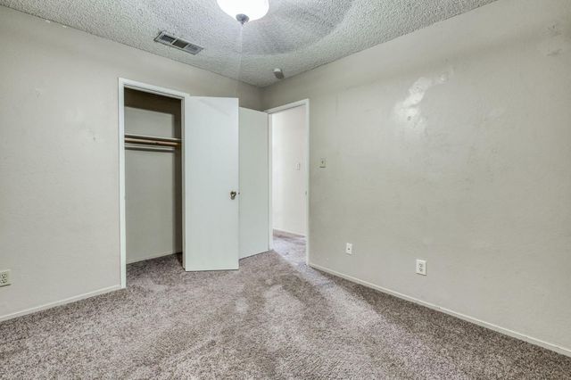 5904 E Pontiac Way, Fresno, CA 93727