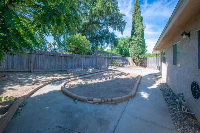 5904 E Pontiac Way, Fresno, CA 93727