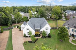 10394 N DUNCAN WOODS DR, Collierville, TN 38017
