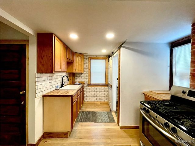 295 Grove St, Tonawanda, NY 14150