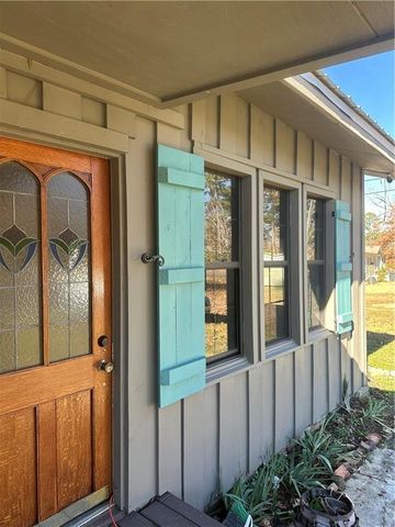 210 HOLLY MOORE Drive, Pineville, LA 71360