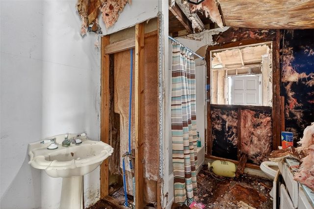 1930 Sandy Way, Corpus Christi, TX 78418