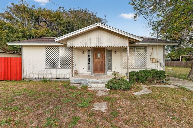 1930 Sandy Way, Corpus Christi, TX 78418