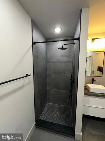 3948 LANCASTER AVE, Philadelphia, PA 19104