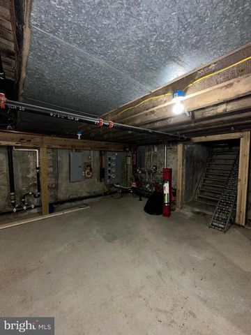 3948 LANCASTER AVE, Philadelphia, PA 19104