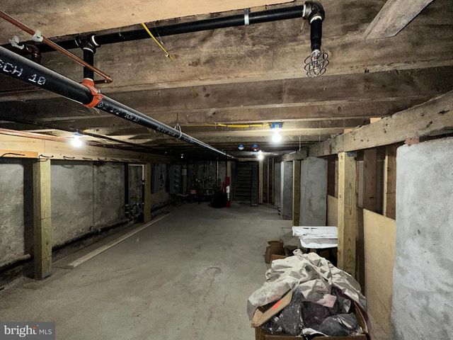 3948 LANCASTER AVE, Philadelphia, PA 19104