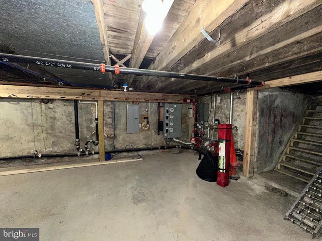 3948 LANCASTER AVE, Philadelphia, PA 19104